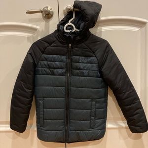 Boys Under Armour Cold Gear Hooded Jacket size medium